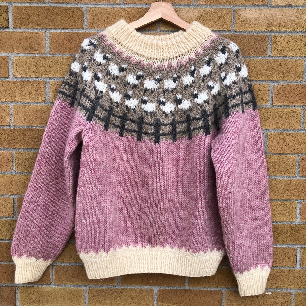 Nancy Thomas 100% pure new Wool Handknit Made in Canada sweater with sheep -M-🩷